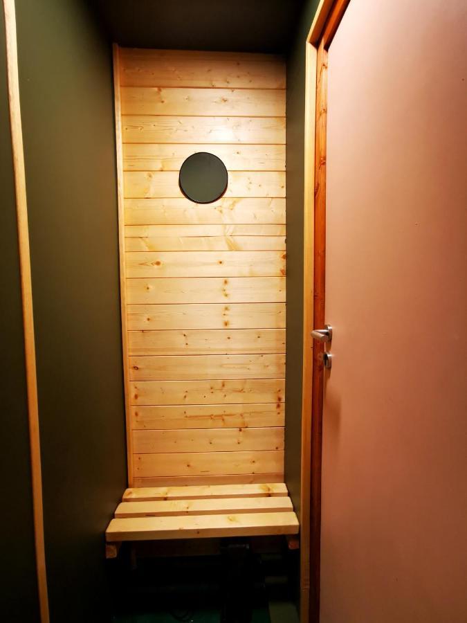 Au Pied Du Trieu, The Glamping Experience Hotel Labroye Exterior foto