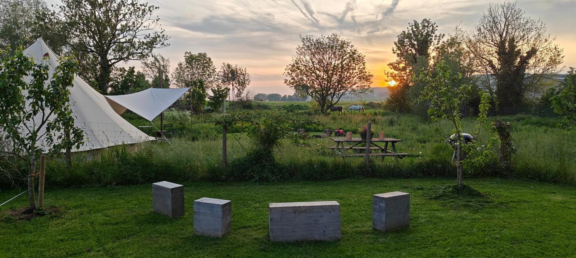 Au Pied Du Trieu, The Glamping Experience Hotel Labroye Exterior foto
